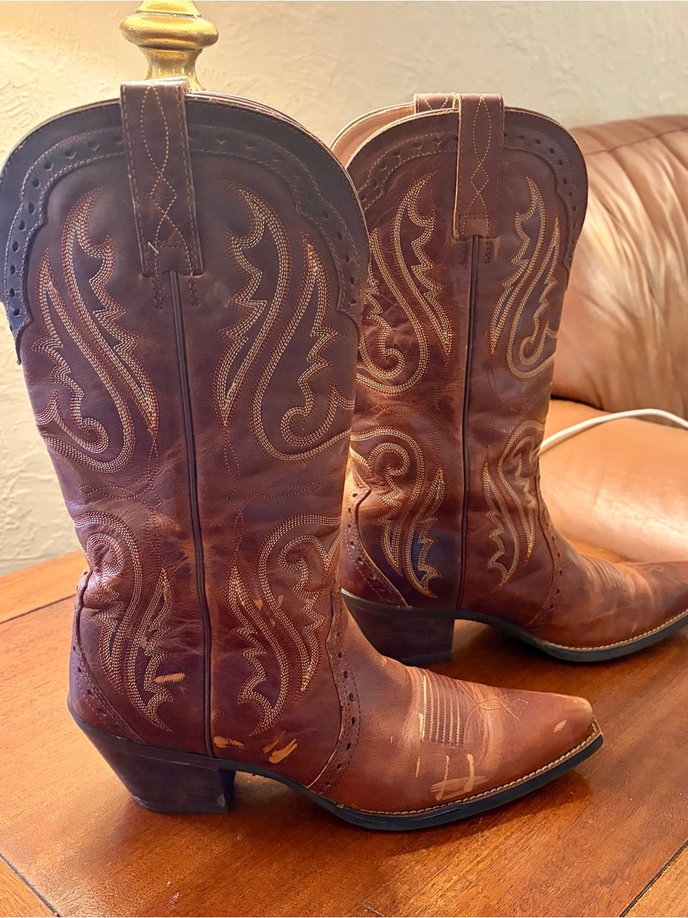 Ariat heritage Cognac Brown Embroidered Western Heeled Boots - Women's 10 - Picture 3 of 10